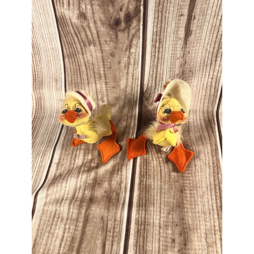Annalee Pair Of Yellow Spring Ducklings Vintage Dolls 5" - Picture 1 of 13